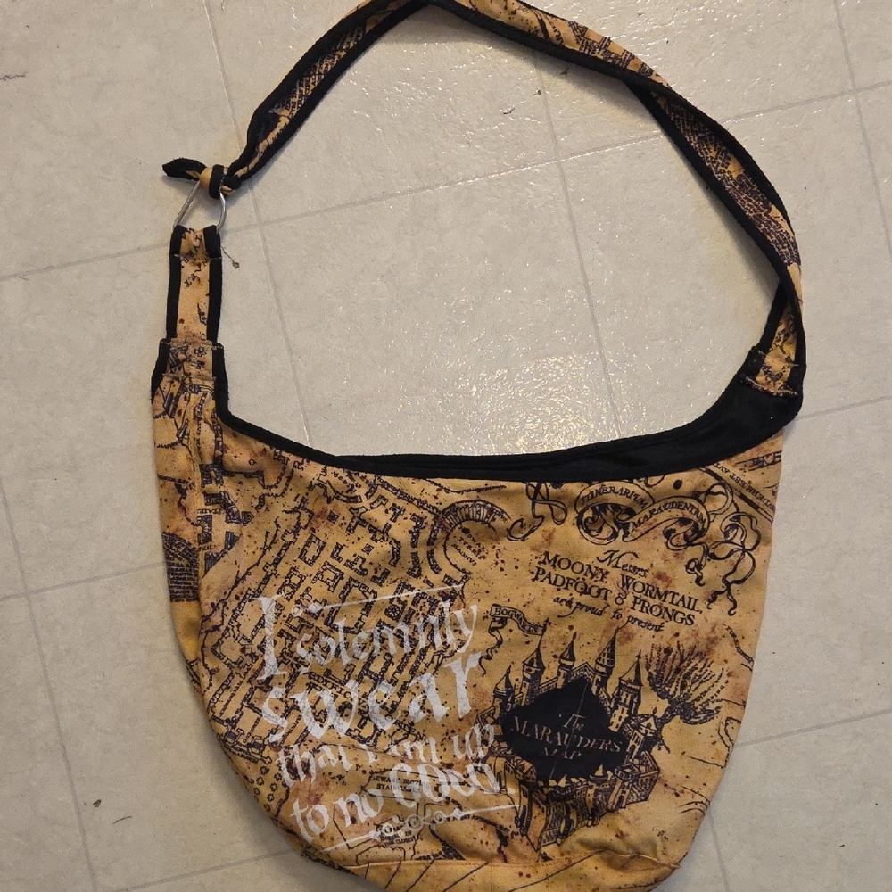 Harry Potter Crossbody Sling Bag - Picture 4 of 7